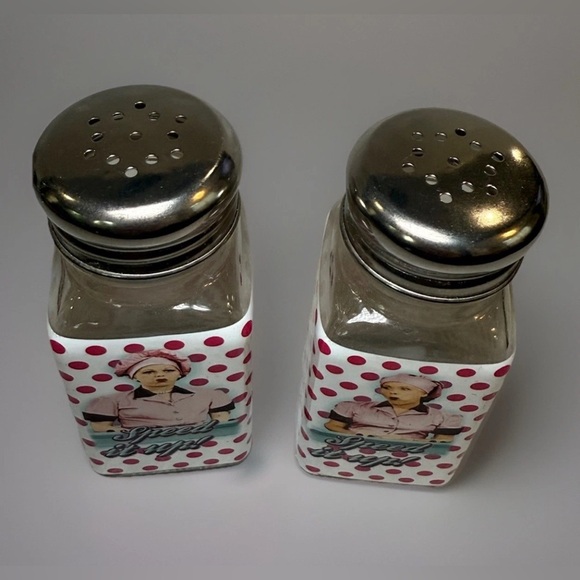 I Love Lucy Salt & Pepper Shakers Chocolate Factory Episode TV Show Collectible - Picture 4 of 8